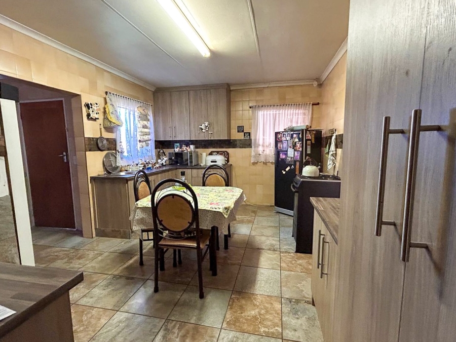 3 Bedroom Property for Sale in Kannoniers Park North West